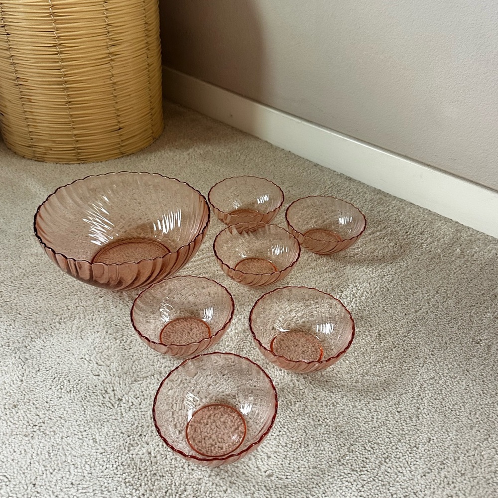 Vintage Set of Pink Glass Bowls